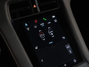 Car image 36