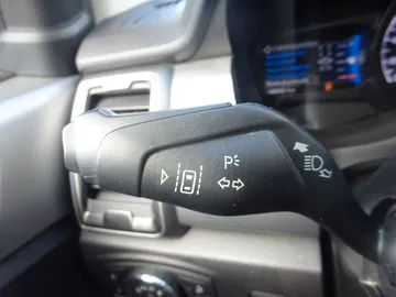 Car image 32
