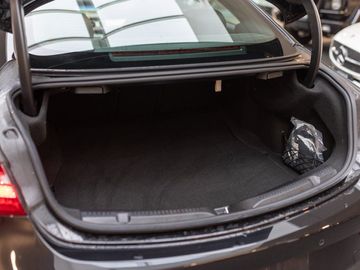 Car image 27