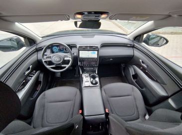 Car image 12