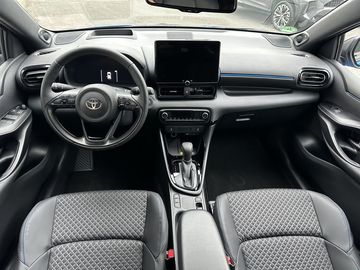 Car image 10