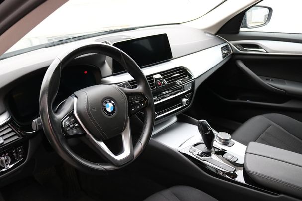 BMW 520d Touring 140 kW image number 13