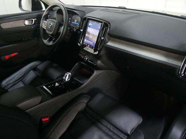 Volvo XC40 B3 Plus Dark 120 kW image number 23