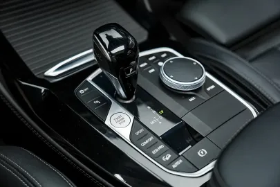 Car image 40