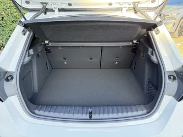 Car image 43