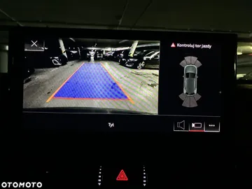 Car image 32