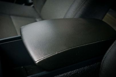 Car image 36