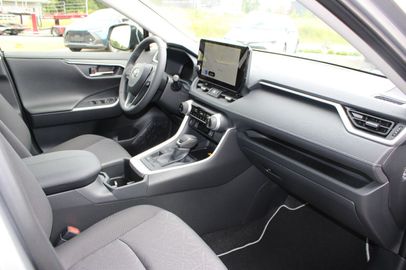 Car image 8