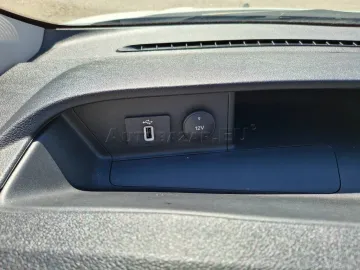 Car image 35
