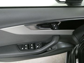 Car image 37