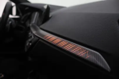 Car image 32
