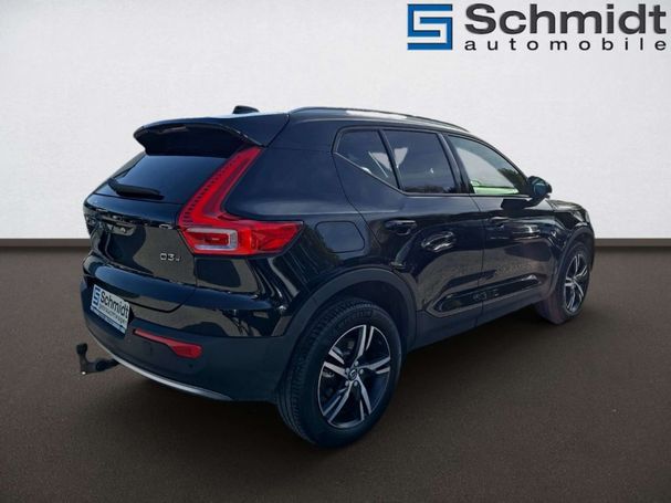 Volvo XC40 D3 AWD Geartronic Momentum 110 kW image number 4