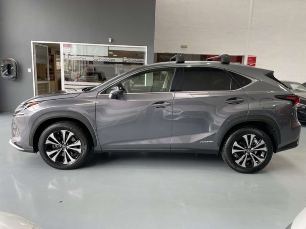 Lexus NX 300 H 145 kW image number 8