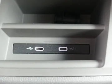 Car image 36