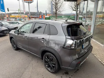 Car image 3