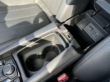 Car image 32