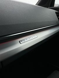 Car image 37