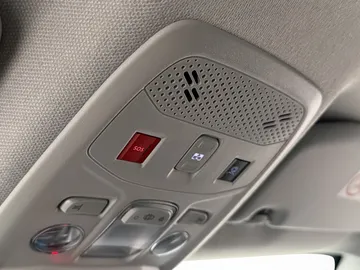 Car image 35