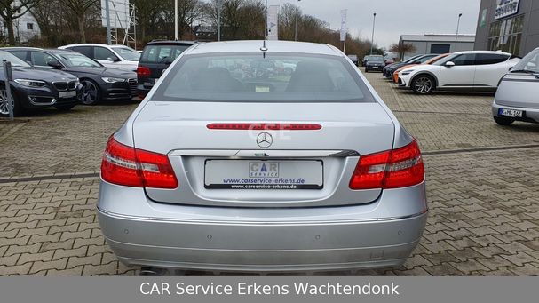 Mercedes-Benz E 250 Coupe BlueEFFICIENCY 150 kW image number 2