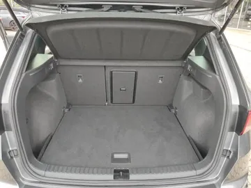 Car image 29