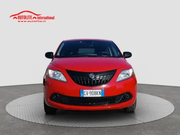 Car image 3