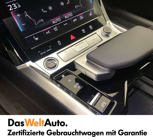 Audi Q8 50 quattro e-tron Business 250 kW image number 11