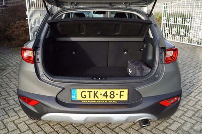 Car image 31