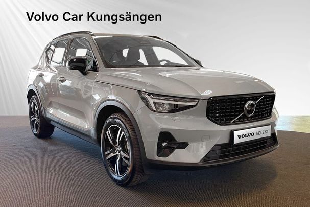 Volvo XC40 B4 Plus Dark 147 kW image number 6