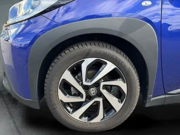 Car image 21