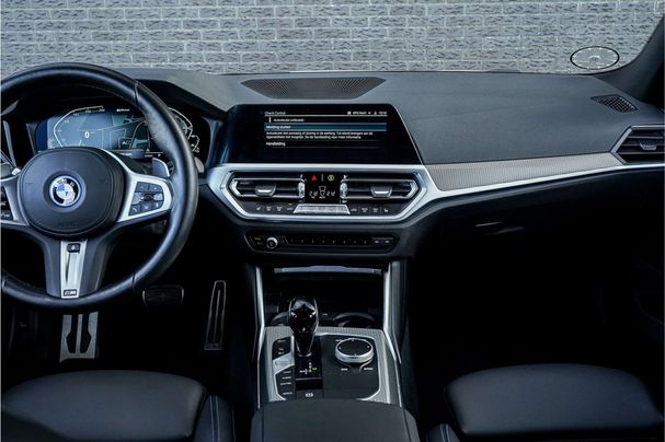 BMW 330 e Touring M Sport 218 kW image number 13