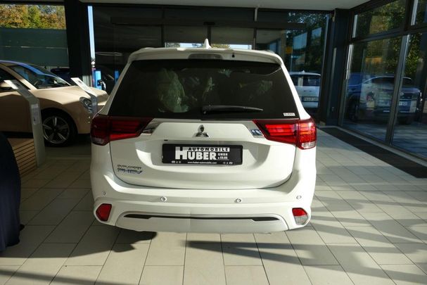 Mitsubishi Outlander 2.4 Plug-In Hybrid Plus 165 kW image number 4