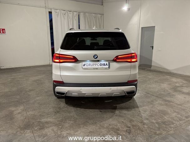 BMW X5 xDrive30d xLine 195 kW image number 6