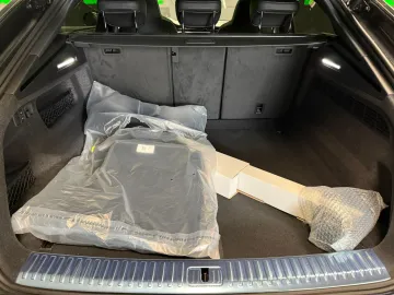 Car image 36