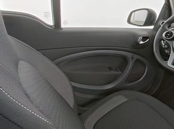 Smart ForTwo cabrio EQ passion 60 kW image number 9