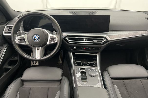 BMW 330e Touring xDrive 216 kW image number 17