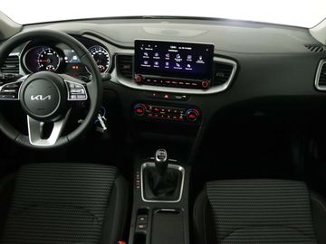 Car image 30