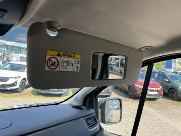 Car image 31