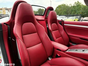 Car image 40