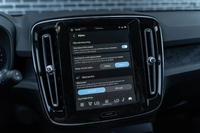 Car image 38