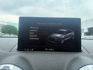 Car image 27