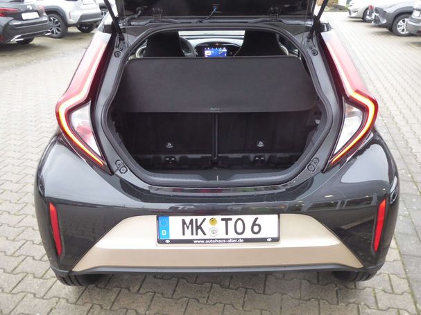 Toyota Aygo X 53 kW image number 8