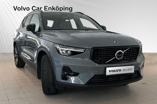 Volvo XC40 Recharge T4 Plus Dark 157 kW image number 6