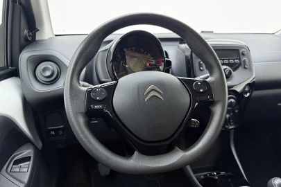 Car image 28