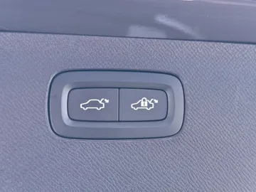 Car image 36