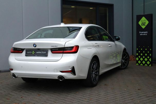 BMW 320i 135 kW image number 3