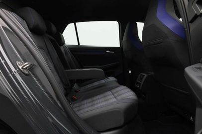 Car image 36