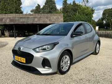 Car image 21