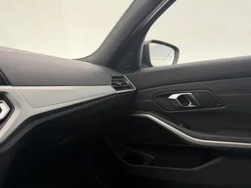 Car image 45