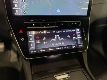 Car image 32