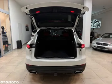 Car image 37
